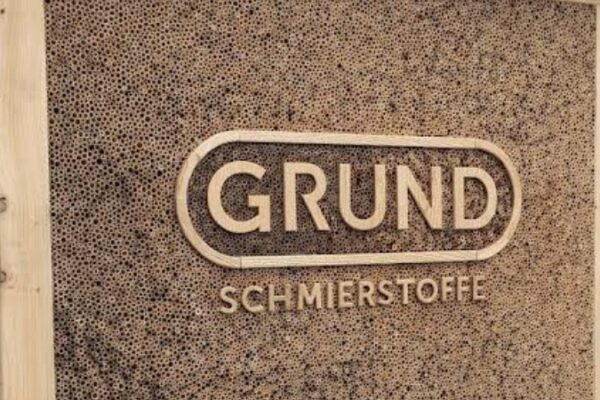 Grund Schmierstoffe Header ZEIGNER-Bohrtechnik-Bohrwerkzeuge-Wiesbaden-Limburg-Idstein-Rhein-Main